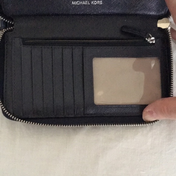 Michael Kors Wallet - Picture 5 of 5
